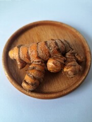 Turmeric. They has many benefits in Indonesia, both for health and traditional and cultural uses. The health benefits of turmeric include antioxidant, anti-inflammatory, antibacterial, and anti-virus