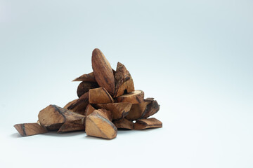 Bajakah wood (Spatholobus littoralis Hassk) is a plant from the interior of Central Kalimantan which has long been used by the Dayak tribe to treat various diseases.