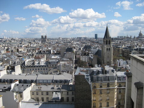 Aerial view of rooftops in the Saint Germain des Pr&eacute;s district of Paris - Vue a&eacute;rienne des toits du quartier de Saint germain des pr&eacute;s &agrave; Paris