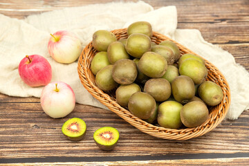 Fresh kiwifruits in the fruit plate