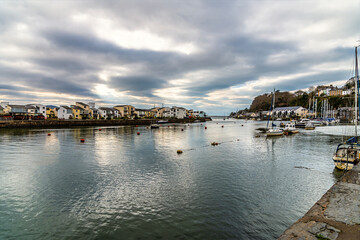 Obraz premium A view towards the harbour entrance at Porthmadog, Wales in springtime