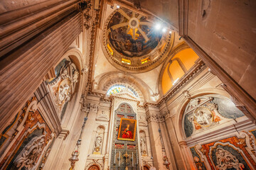 Obraz premium Ortigia island, old cityspace town in Syracuse. Small island on Sicily, Italy. Main square with Syracuse Cathedral