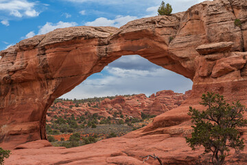 Broken Arch, Arches National Park, Moab, Utah, USA