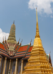 Fototapeta premium The Grand Palace - Temple of the Emerald Buddha and Golden Chedi