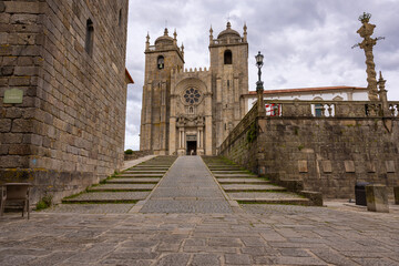Obraz premium View of the Cathedral Church of Se do Porto in Oporto city, Portugal