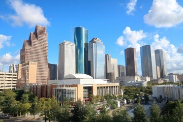 Obraz premium Cityscape of Modern Architecture in Vibrant and Sunny Houston Texas