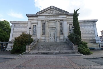 Obraz premium Palais de justice, vue de l'extérieur, ville de Moissac, département du Tarn et Garonne, France