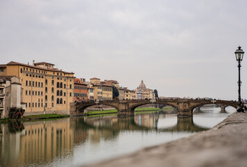 Naklejka premium ponte vecchio in florence italy