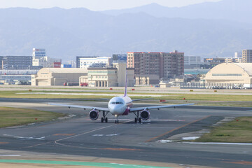 晴れわたる空へ、翼の一歩