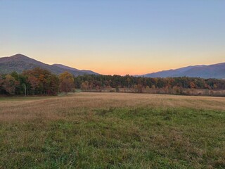 Fototapeta premium sunset in the mountains of Cades cove