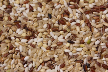 These are grains of mixed grain.