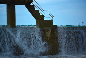 Remplissage piscine naturelle de la plage de Bon-Secours à Saint-Malo