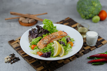 Salmon Master Salad – Fresh Mixed Greens with Grilled Salmon, Perfect for Healthy Food Photography