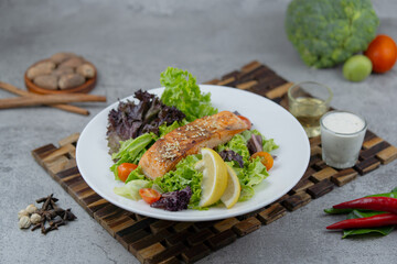Salmon Master Salad – Fresh Mixed Greens with Grilled Salmon, Perfect for Healthy Food Photography
