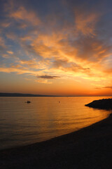 Obraz premium Beautiful sunset on the beach in Omis, Croatia.