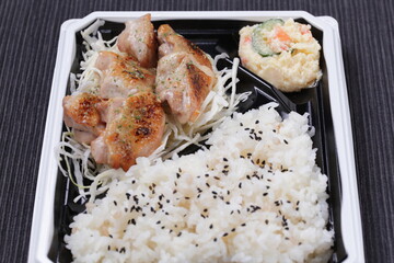 鶏肉弁当