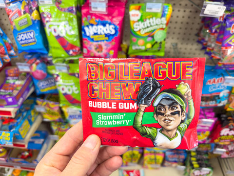 Big League Chew Bubble Gum Slammin Strawberry

