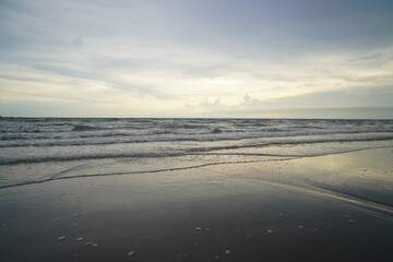 Picture of the sea when it is about to rain.