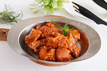 味付け豚角切り肉