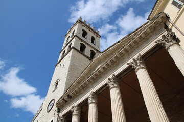 The Torre del Popolo ("People's Tower") and the Minerva Temple in Assisi, Umbria, Italy. 