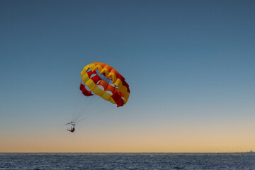 Paracadute ascensionale