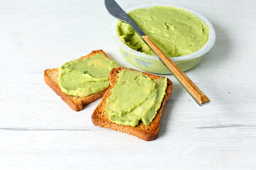 Avocado spread with toast