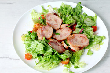 Mixed salad with grilled chicken cold cuts