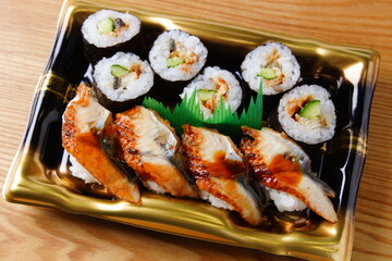 うなぎ寿司盛合わせ