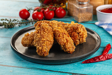 Golden crispy fried chicken wings