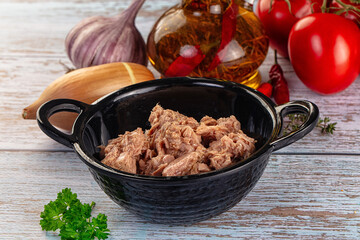 Canned tuna fish in olive oil
