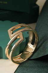 Morden fancy gold pop jewelry bracelet for women ,golden colour bracelet for girls 