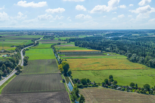 Landschaft im Schwaben, Blick &uuml;ber das Tal der Wertach und Singold bei Augsburg-Inningen