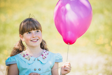 Mädchen mit Luftballon