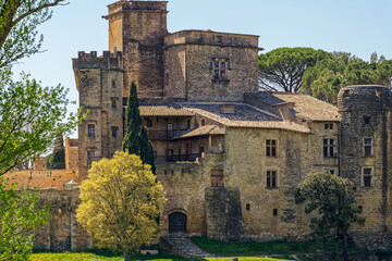 Château dans le village de Lourmarin en Provence