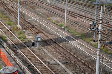 more rail without Trains. Railway lines are infrastructures of primary importance, construction sites and technical problems sometimes create delays and inefficiency. Maintenance must be constant.
