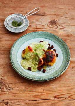 Baked beets with sauce