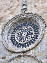 rosone del duomo di como in italia
