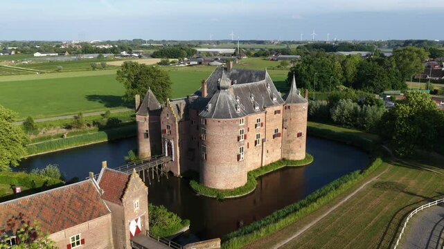 Ammersoyen Castle is a castle in Ammerzoden , in the Bommelerwaard in the west of the Dutch province of Gelderland, The Netherlands.