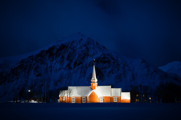 Eglise iles Lofoten - Norv&egrave;ge - La nuit