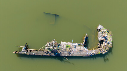  Sydney Homebush bay the shipwreck SS Mortlake bank was a British-built collier, constructed in 1924, that was broken up for scrap at Homebush Bay.