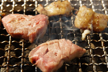 炭火焼やきにく