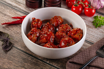 Beef meatballs with tomato sauce