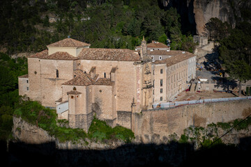 Vista de la ciudad medieval de Cuenca, situada en los acantilados en España.