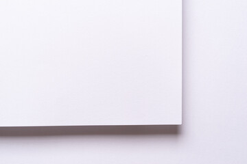 Fototapeta premium 白背景に白いカード