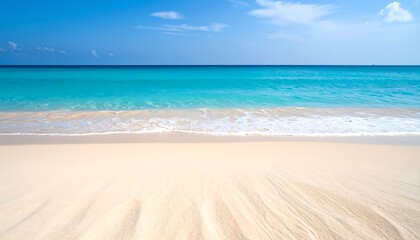 Obraz premium Tropical beach scene, calm waves