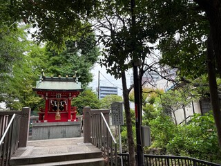 七渡神社の境内