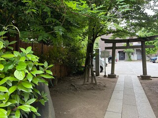 七渡神社の境内
