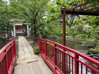 七渡神社の境内