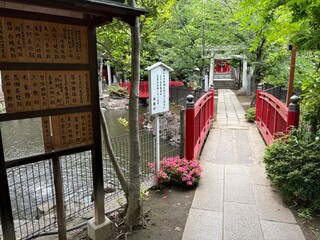 七渡神社の境内