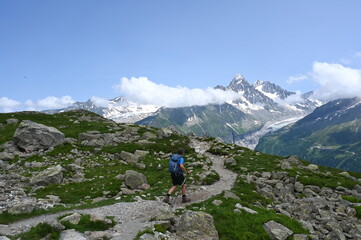 Fototapeta premium Wanderer bei La flegere bei Chamonix